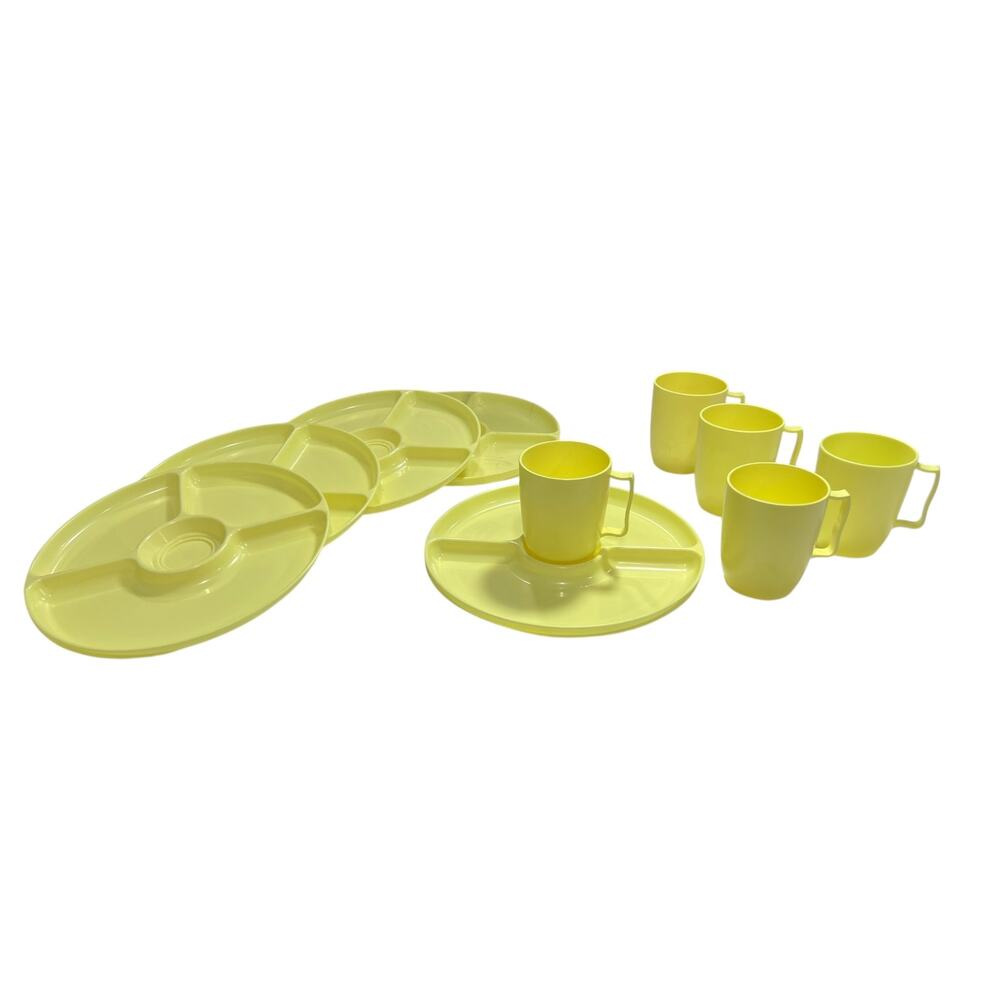 Vintage Hawkeye Yellow Divided Plates Mugs Picnic Set Burlington